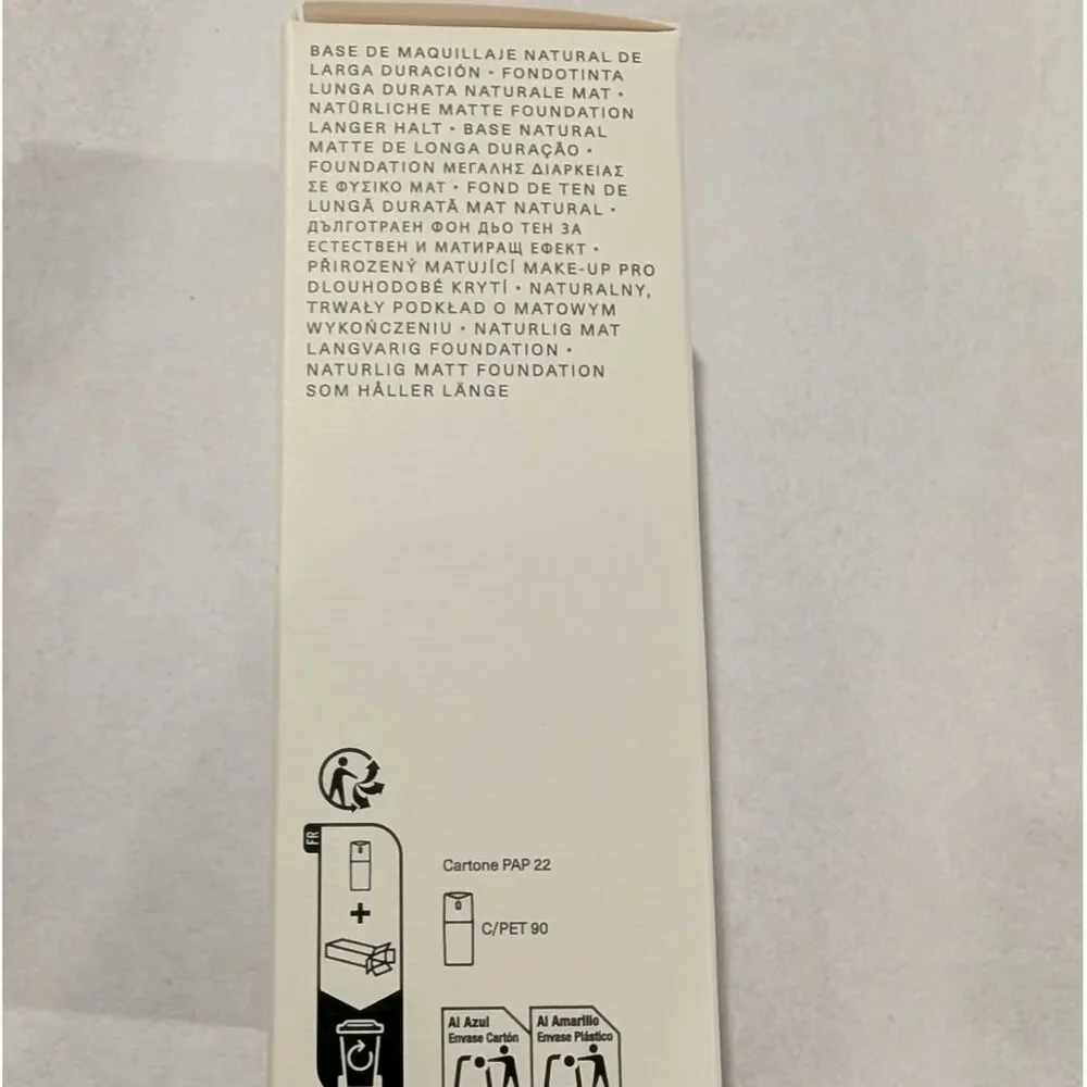 Rare Beauty True to Myself Natural Matte Foundation Shade Light Cool (8)1 fl oz